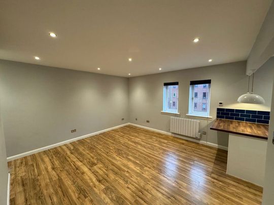 1 Bed Flat - Photo 1