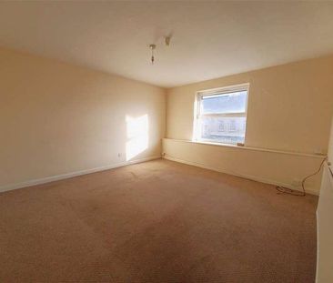 High Street, Witney, Oxfordshire, OX28 - Photo 2