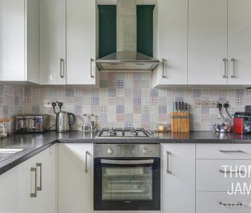 3 bedroom flat to rent - Photo 3