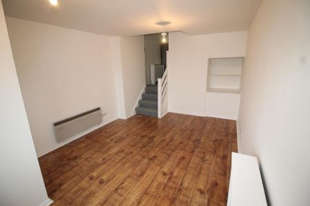 2 bedroom terraced house to rent - Photo 2