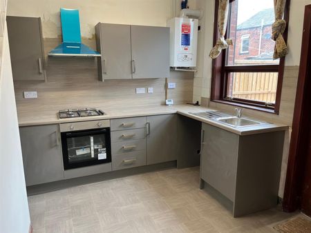 Huxley Street, Bolton BL1, London - Photo 2