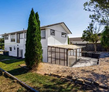 Modern Living with Bonus Rumpus & Renovated In... - Photo 2