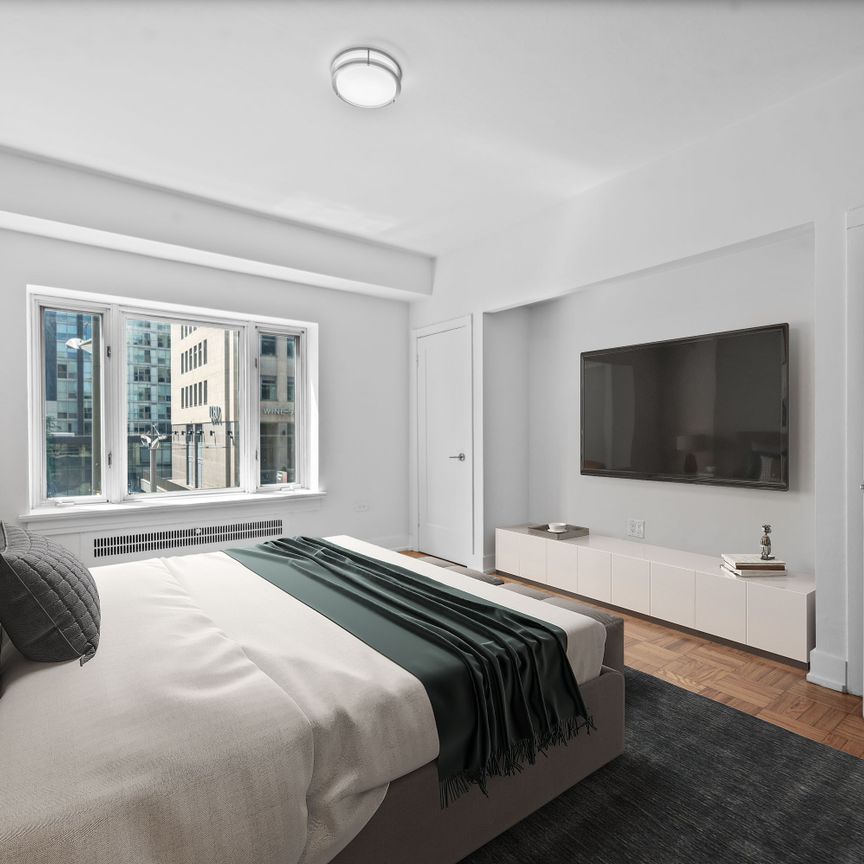 For Lease - 110 St Clair Avenue Unit# 701, Toronto, Ontario - Photo 1