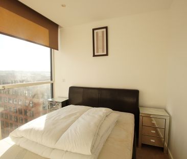 2 bedroom Penthouse to let - Photo 3