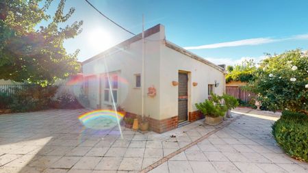 For Rent | Character-Filled Californian Bungalow with Garden Oasis in Travancore - Photo 2