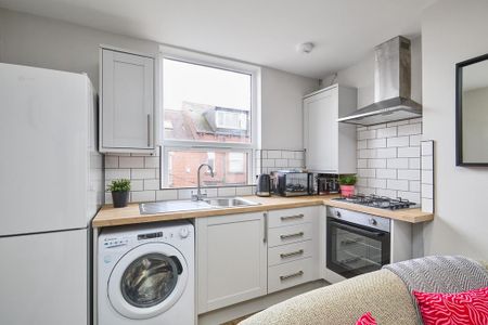 2 bedroom flat to rent - Photo 4