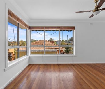 Well Appointed Unit in Suburb Location - Photo 3