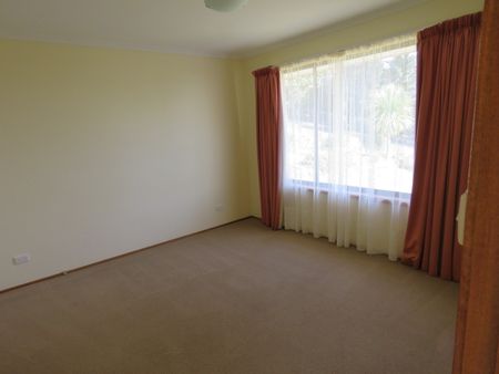 Sunny 3 bedroom home in Sandy Bay! - Photo 4