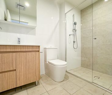 Unbeatable City View Wolli Creek Two Bedroom Property For Lease - Photo 2