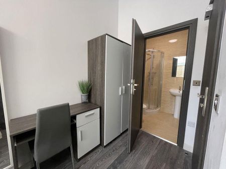 1 bedroom in a house share to rent - Photo 5