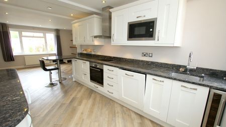 3 Andover Court Andover Road, CHELTENHAM GL502QX - Photo 5