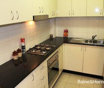 SPACIOUS ONE BEDROOM UNIT - Photo 2