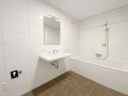 Wohnen in naturnaher Lage: Wunderbare 2-Zimmerwohnung mit Balkon in Höchst zu vermieten! - Photo 4