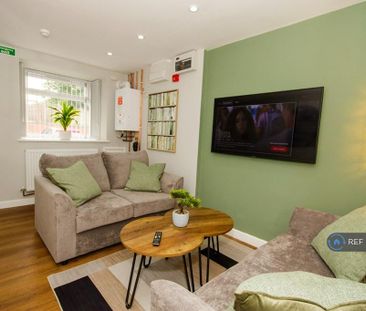 1 bedroom in a house share to rent - Photo 2