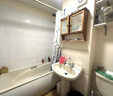 1 bedroom flat to rent - Photo 6