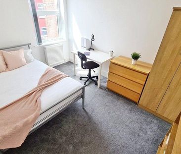 4 bedroom terraced house to rent - Photo 6