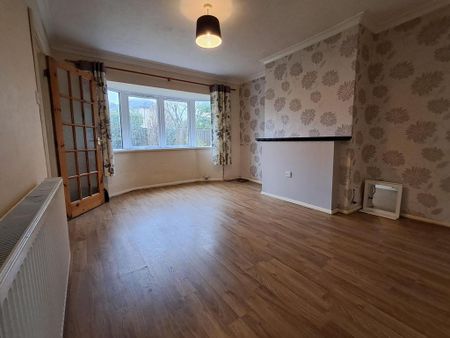 3 bedroom semi-detached house to rent - Photo 2