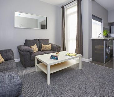 4 bedroom terraced house to rent - Photo 1