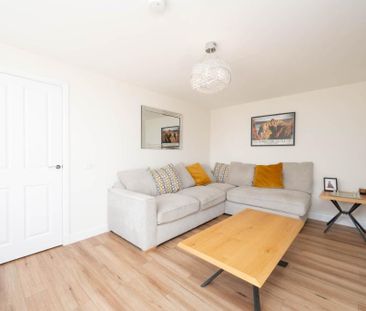 4 bedroom detached house to rent - Photo 3