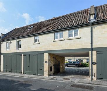 4 bedroom mews to rent - Photo 4