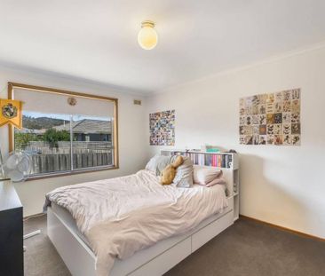 Low maintenance three bedroom home - Photo 3