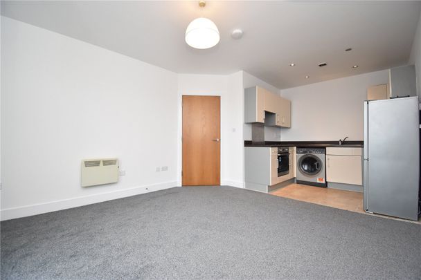 De Grey Road, Colchester, Essex, CO4 5TZ - Photo 1