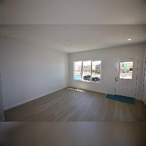 3 Bed 2.5 Bath Dbl Garage Upper Suite Chappelle SW - Photo 1