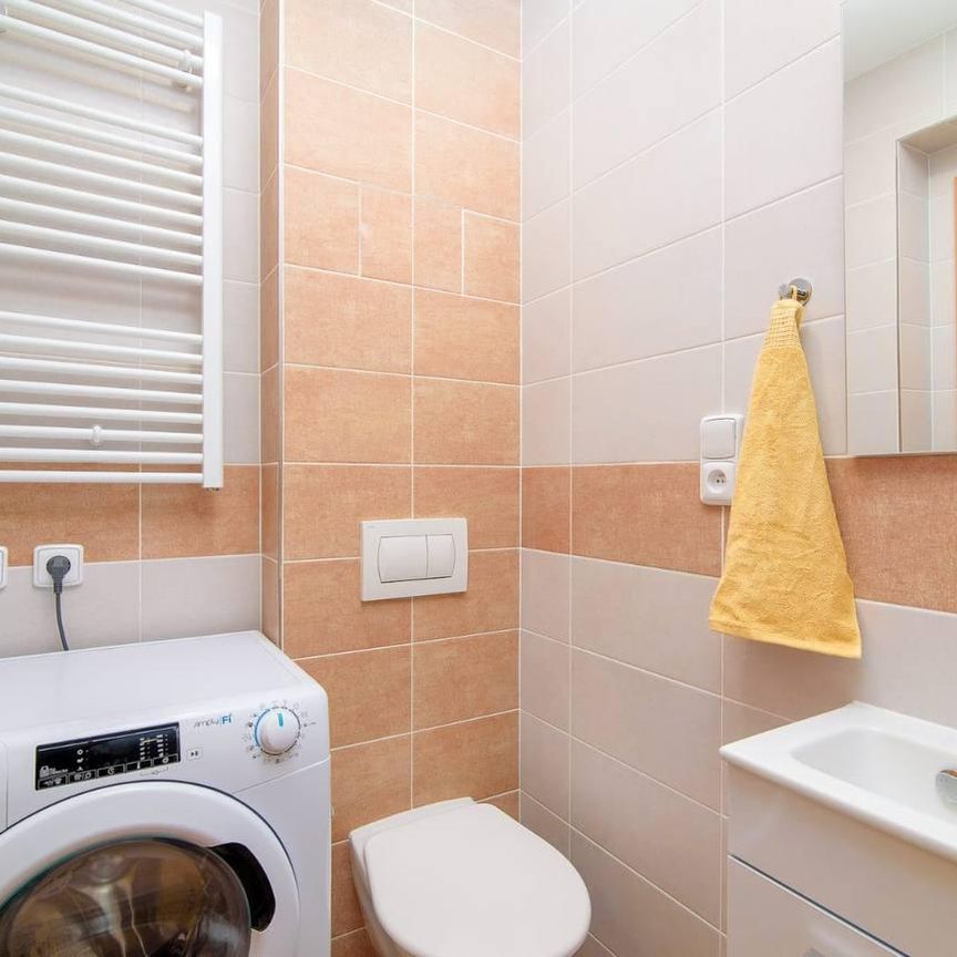 Pronájem bytu 2+kk 50 m², Sokolovská , Praha - Фото 1