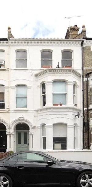 2 bedroom flat in Stockwell - Photo 1