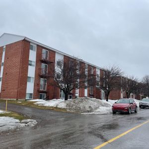 Très Beau Logement 4 ½ Entièrement Rénov - Photo 2