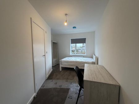 6 bedroom flat to rent - Photo 2