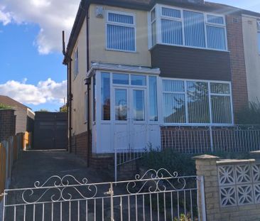 3 bedroom semi-detached house to rent - Photo 5