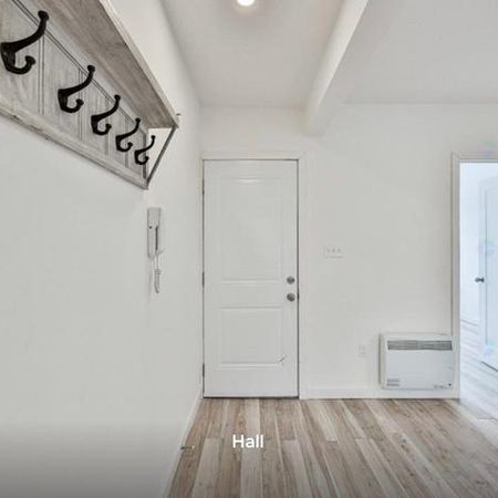 4 ½ moderne, lumineux et prêt à vivre | 1500$/mois - Photo 3