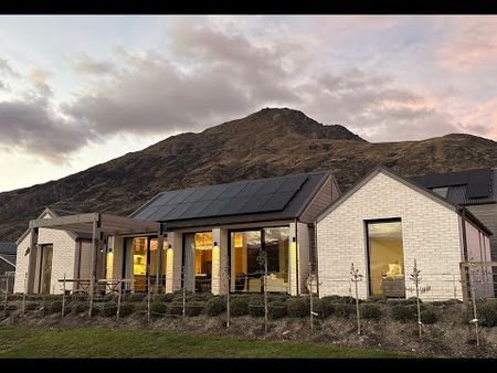 3 Bedroom, 2 Bathroom Beauty in Shotover Country - Photo 5