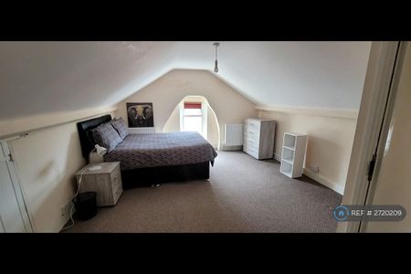 1 bedroom in a house share to rent - Photo 5