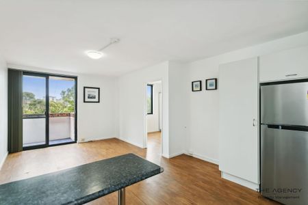 2-Bedroom Apartment in Prime Mosman Park - Photo 5