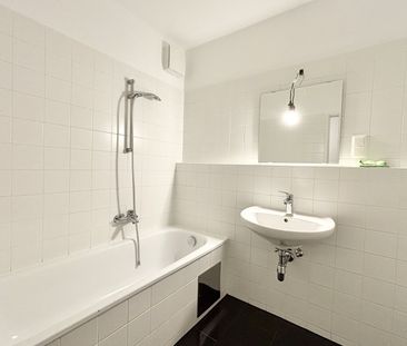 Schönes City-Apartment mit Balkon zum grünen Innenhof zwischen Roch... - Photo 4