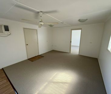 Freshly Updated One Bedroom Granny Flat in a Quiet Cul-de-Sac - Photo 5