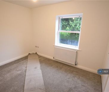 2 bedroom end of terrace house to rent - Photo 3