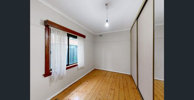 57 West Street Hadfield - Photo 1