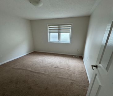 For Lease - 111 Higginbotham Crescent, Milton, Ontario - Photo 4