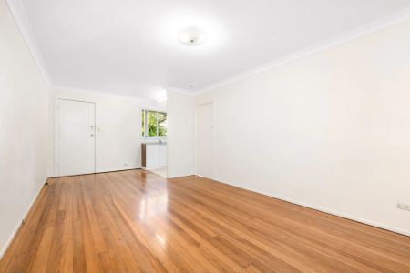 Spacious Unit in the Heart of Coorparoo - Photo 5