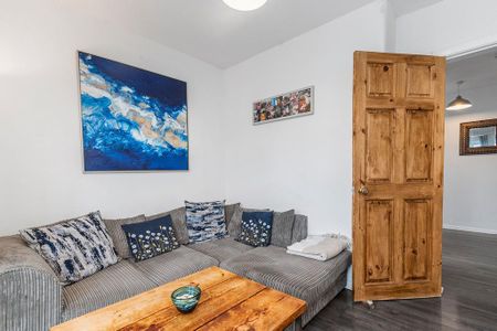 2 bedroom semi-detached bungalow to rent - Photo 2