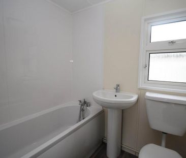 2 bedroom park home to rent - Photo 6