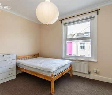 3 bedroom terraced house to rent - Photo 4