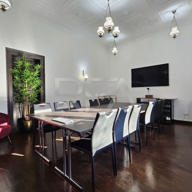 Casa de birouri de inchiriat 11 camere - Photo 1