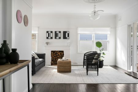 Furnished fabulous beachside home with pool - 6 month lease - Photo 2