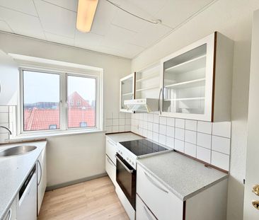 Rummelig lejlighed med central beliggenhed i Fredericia - Photo 1