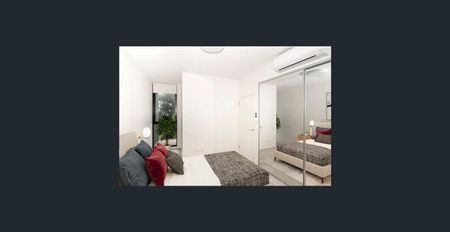 Stunning 2 Bedroom Apartment - Photo 2