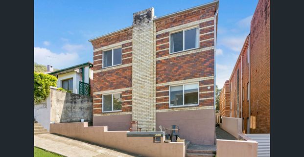 Charming Bondi Apartment - Photo 1